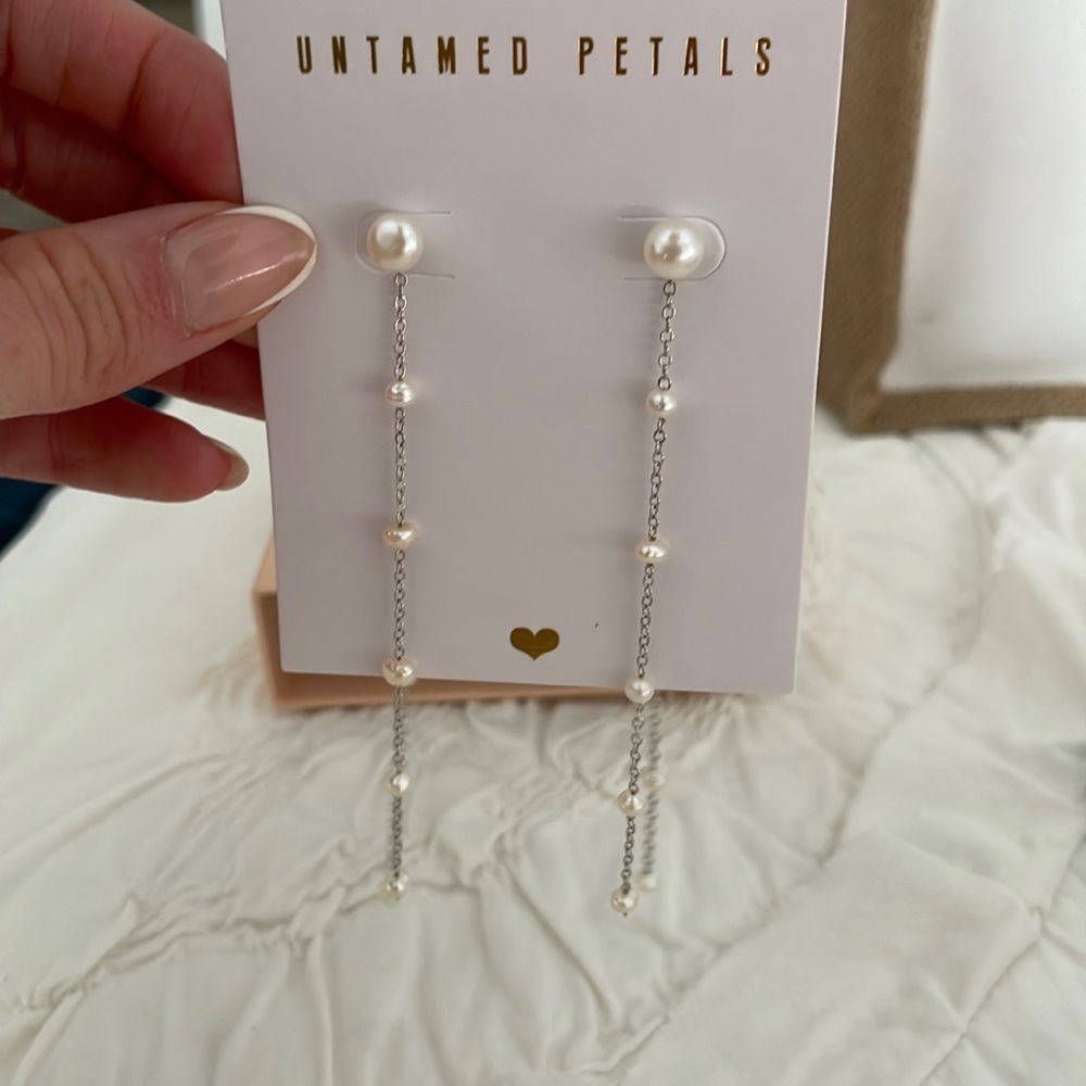 Untamed Petals pearl drop earrings